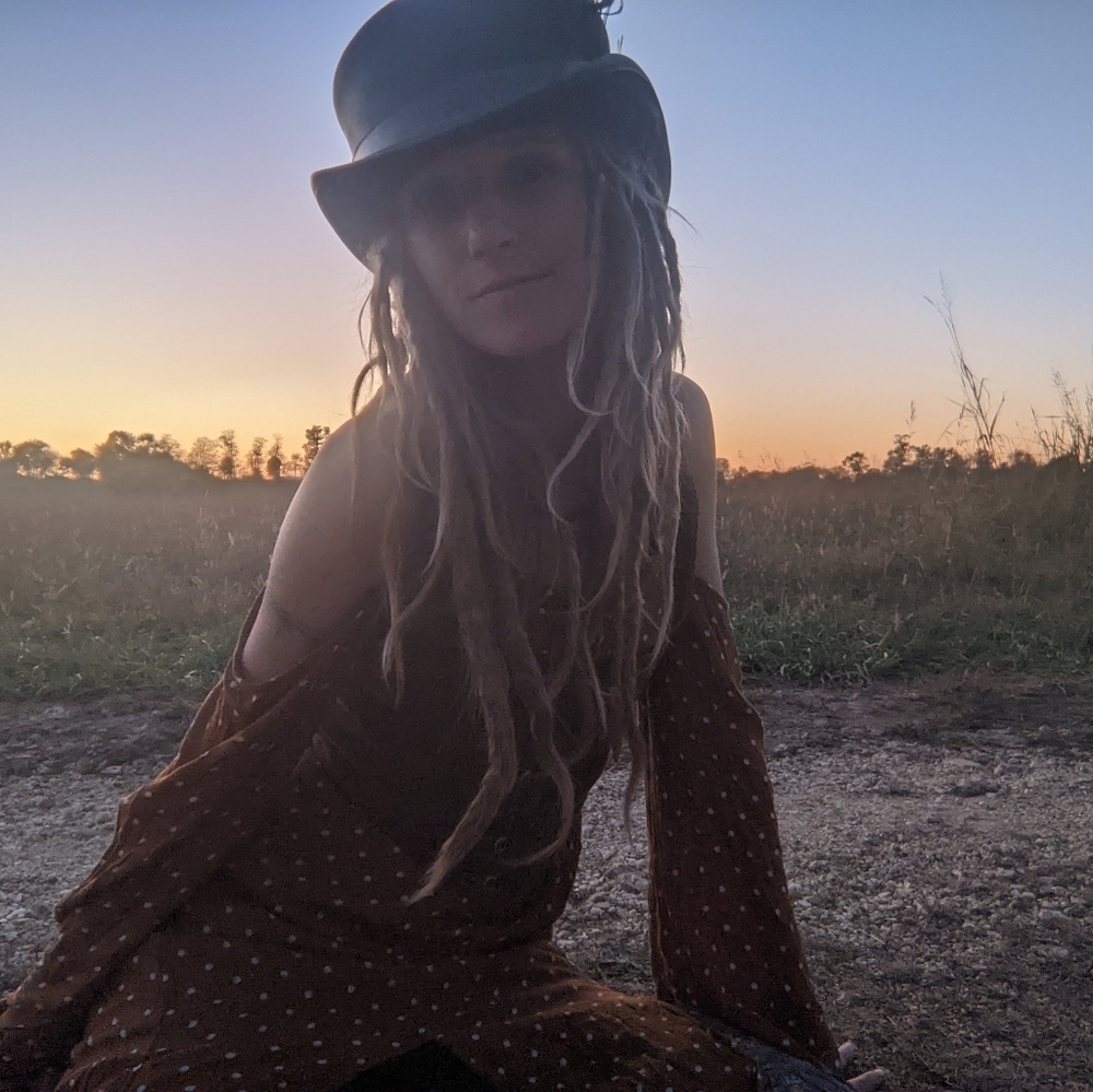 Meet your Posher, Moon